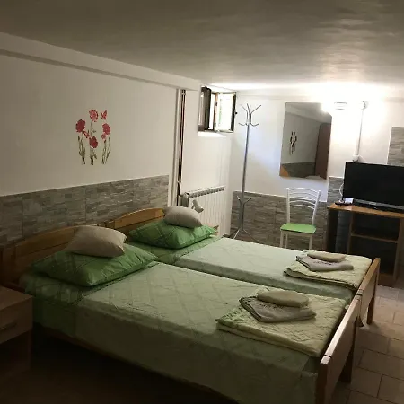 Apartmani Luiza Cres Exterior photo