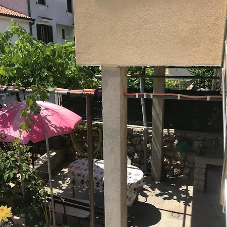 Apartmani Luiza Cres Exterior photo