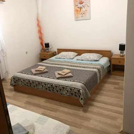 Apartmani Luiza Cres Exterior photo