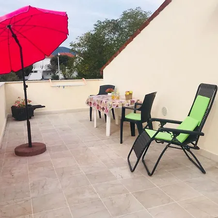 Apartmani Luiza Cres Exterior photo