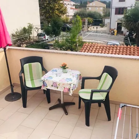 Apartmani Luiza Cres Exterior photo