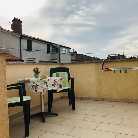 Apartmani Luiza Cres Exterior photo